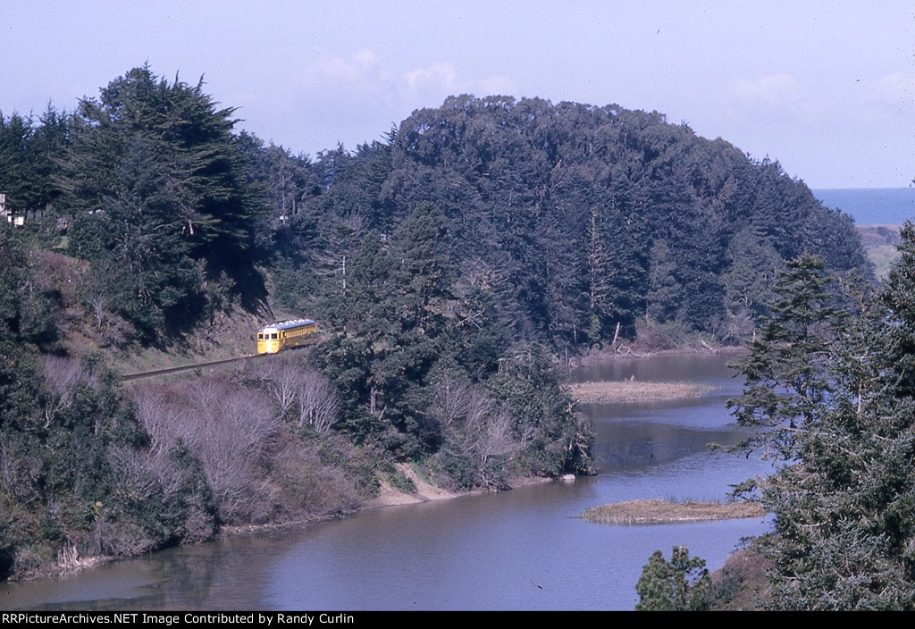 CWR M300 rolling along Pudding Creek